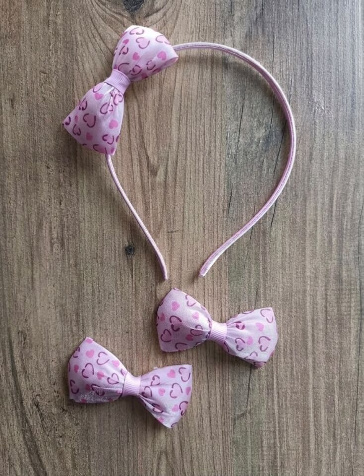Fiyonk Figürlü Kalp Desenli Pembe Renk Taç Ve 2'li Pens Toka Seti